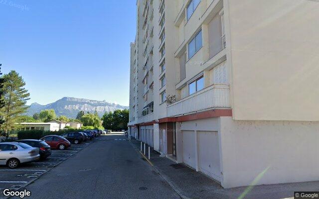 Façade : 2 rue Camille Desmoulins, Saint-Martin-d'Hères